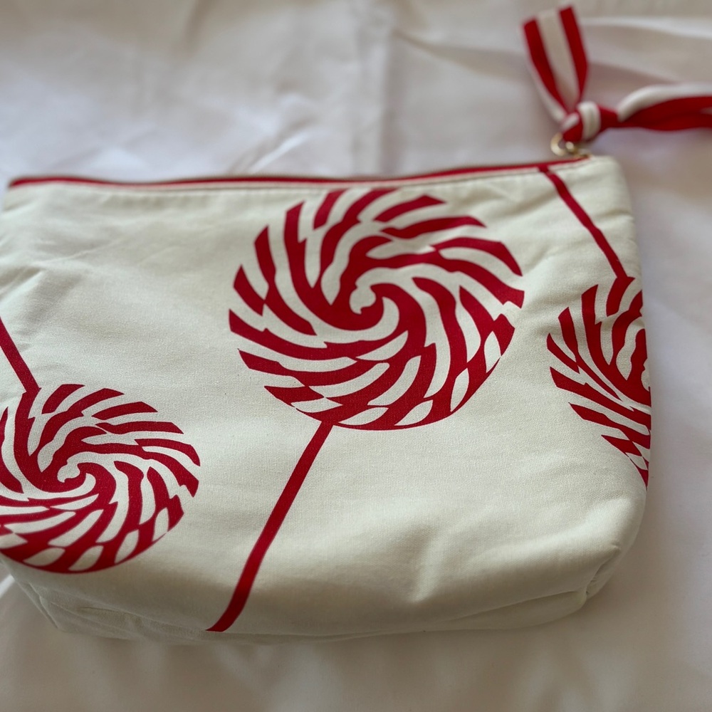Clarins HolidayEdition Make Up Bag - Picture 2 of 3